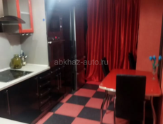 Продается двухкомнатная квартира с мебелью , техникой и гаражом 