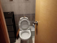 Продается двухкомнатная квартира с мебелью , техникой и гаражом 