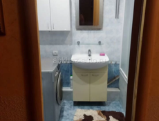 Продается двухкомнатная квартира с мебелью , техникой и гаражом 