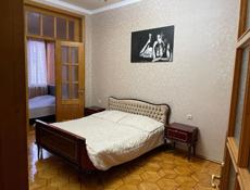 Посуточно возле дома Москвы 3 - ком. 