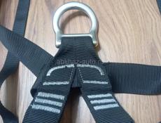 Страховочная система, восьмёрка, карабины