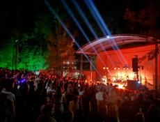 Требуются работник в Летний амфитеатр ( концертный зал) в Пицунде 