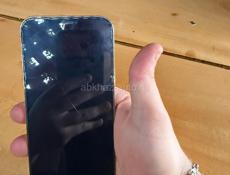 срочно айфон 12 про макс в очень хорошем состоянии торг есть  