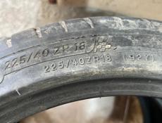 Две шины хорошие мишлен 225 40 р18 за восемь отдам