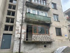  Продаю или обмен на машину либо обмен с вашей доплатой район карьер 5этажный дом 2 этаж рассматриваю разные варианты. Присылать варианты на отсаб +79407778878