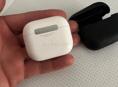 Продам AirPods оригинал в хорошем состоянии, покупал 2 месяца назд, цена 3000т тел +79407730871