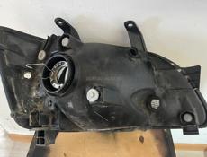 Фара таёта ноан