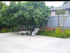   Сдам по сутачно, на большую семью    в 10 минутах от берега в 15 минутах от центрального рынка.   р .