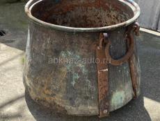 Старинный медный котел 