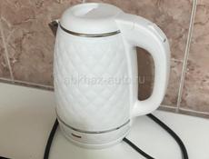Чайник электричий в хорошем состоянии 