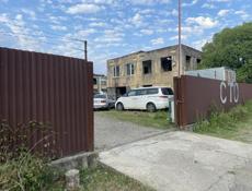 Продается двухэтажное здание площадью 803 кв.м  на участке 35 соток. 