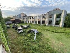 Продается двухэтажное здание площадью 803 кв.м  на участке 35 соток. 