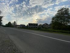 Продается двухэтажное здание площадью 803 кв.м  на участке 35 соток. 