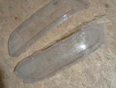 Стекла на фары е39 левый правый 