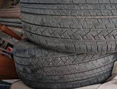 2 Шины б/у  R18 235/50
