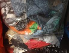 Отдам детские вещи и обувь.