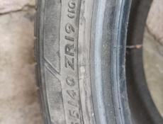 255/40/19