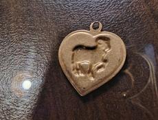 Золотой кулон 