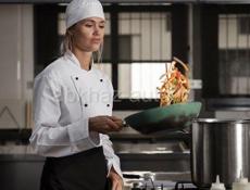 В дружную команду требуется  повар.