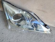 Стекло правая фары 