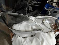 Правая стекло фара 