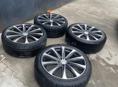 Комплект колес с резиной и с родными болтами 20 размер