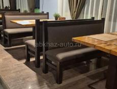 Комплекте столы диваны для кафе.  