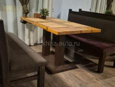 Комплекте столы диваны для кафе.  