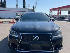 Lexus LS