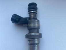 Форсунка Авенсис 2:0