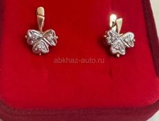 Продам серьги золотые с бриллиантами 4,5г