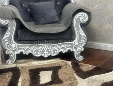 Диван и два кресла