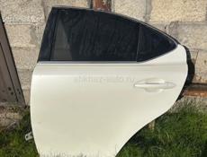 Дверь от Lexus is 350