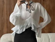 Блузка с воланами.