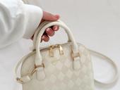 Белая сумочка 