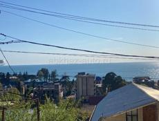 Продаю пол дома с оделным ходом  и участком