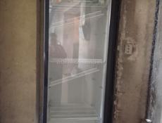 Витринный холодильник