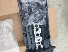 BMW Клапанная крышка срочно за 5.000 отдам новый