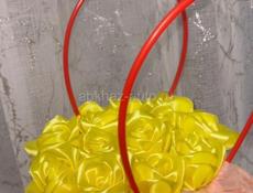 Розы из ленты .