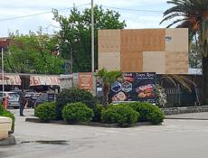 Сдаю рекламный щит для рекламы вашего бизнеса,  у везда в центральный рынок  г Гаграг. Гагра 