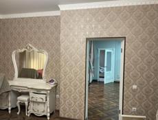 У Моря на Маяке на против свадебного зала Дельмар , 