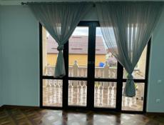 У Моря на Маяке на против свадебного зала Дельмар , 