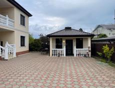 У Моря на Маяке на против свадебного зала Дельмар , 