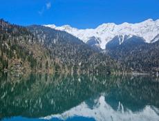 Требуется помощник повара на оз.Рица