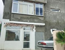 Сдается двухместный номера в центре Гагра на круглый год, есть все коммуникации до поря 200 м, номера есть с кондиционером и без него , общая кухня имеется  балкон для сушки белья, интернет 