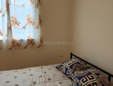 Сдается двухместный номера в центре Гагра на круглый год, есть все коммуникации до поря 200 м, номера есть с кондиционером и без него , общая кухня имеется  балкон для сушки белья, интернет 