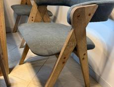 Комплект из четырех стульев новые