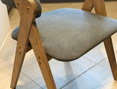 Комплект из четырех стульев новые