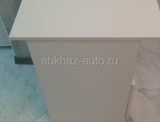 Письменный стол,в хорошем состоянии 