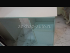 Письменный стол,в хорошем состоянии 